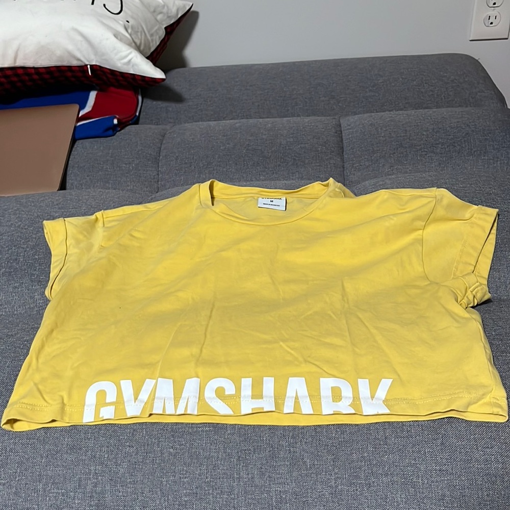 Cropped tee